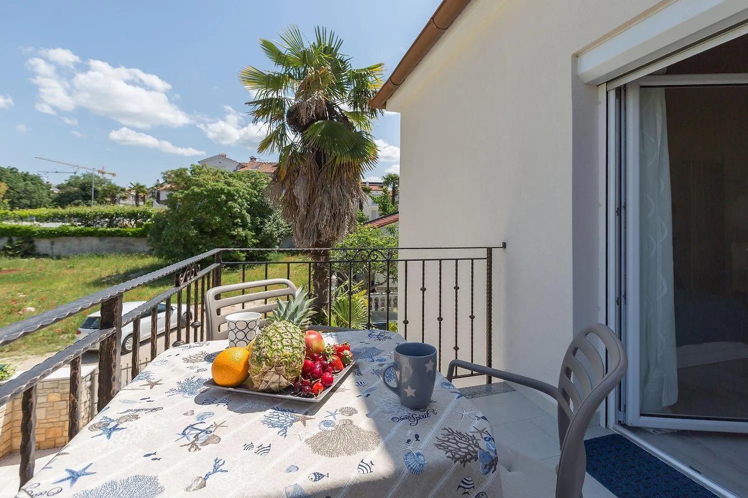 Strandnahes Apartment Mit 60M2 Grossem Pool, Bbq, Liegen, Nur 800 Meter Zum Strand Poreč